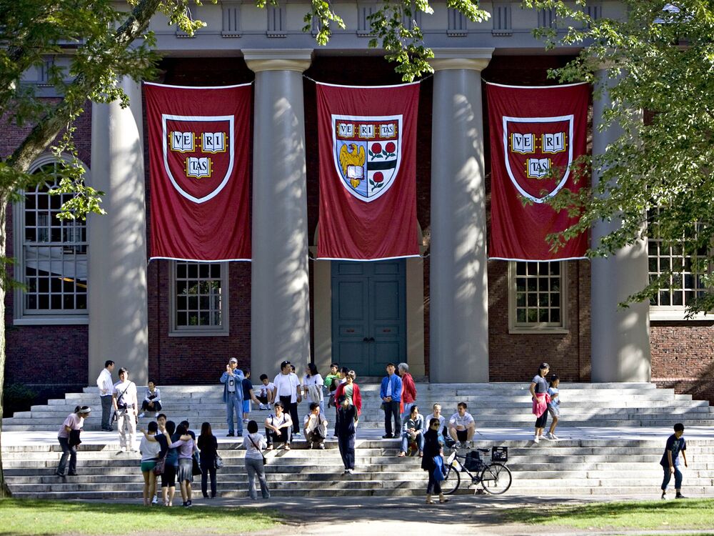 Harvard to Prorate Undergrad Room and Board Costing $18,000 ...