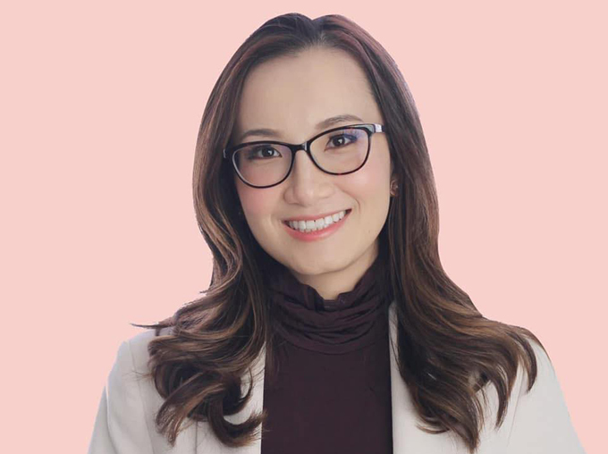 Ngoài công việc của một bác sĩ gia đình, Christina Nguyễn còn có kênh YouTube, trang riêng hướng dẫn học tiếng Anh và chia sẻ kinh nghiệm học, làm việc tại Mỹ. Ảnh: Nhân vật cung cấp